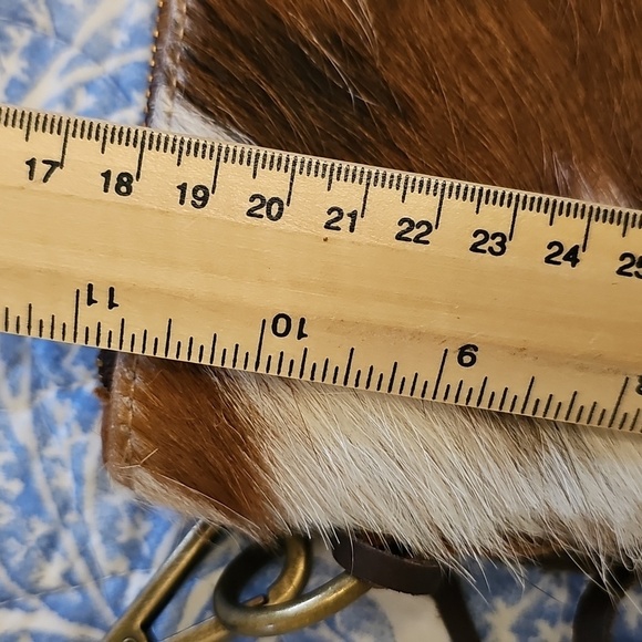 Cowhide Crossbody Large Westwrn Bag. Zipper Closure. Lg Outside Pocket - Picture 5 of 15